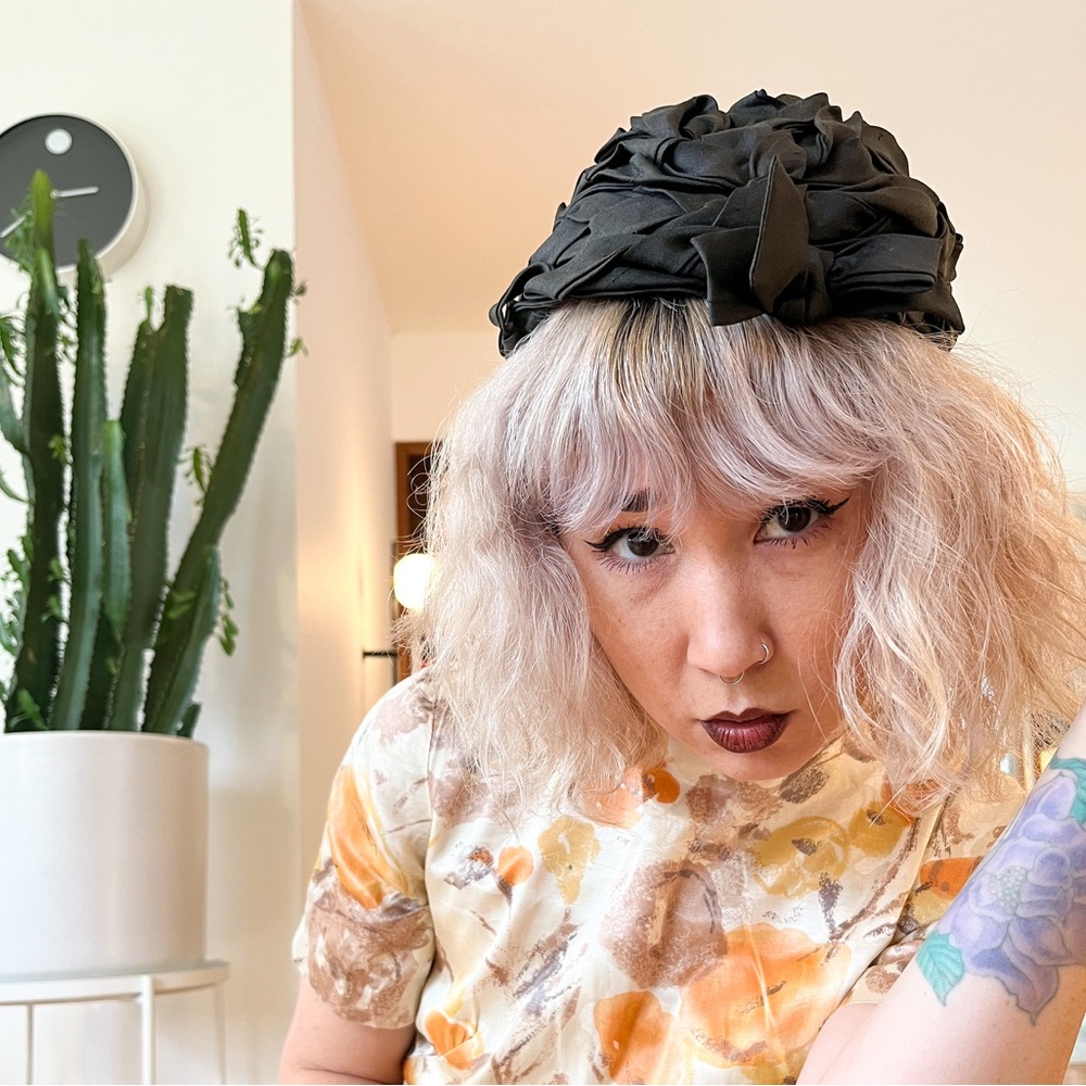 50’s Black Braided Hat With Bow